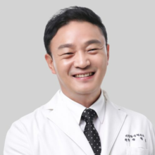 チャン・ヨンウ代表院長